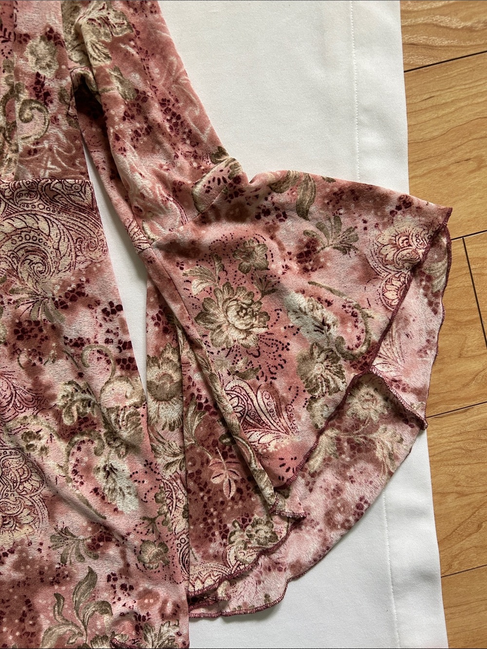 Vintage Self Esteem Dusty Rose Floral Top with Bell Sleeves - Picture 4 of 6